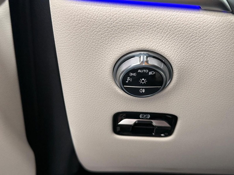 Mercedes-Benz GLC Vehicle Image 17