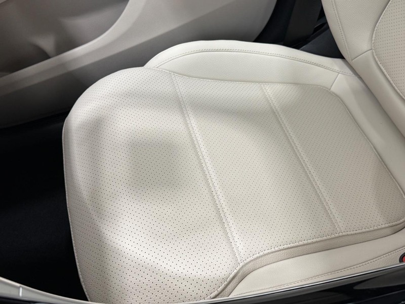 Mercedes-Benz GLC Vehicle Image 18