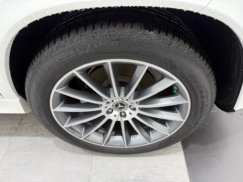 Mercedes-Benz GLE Vehicle Image 5