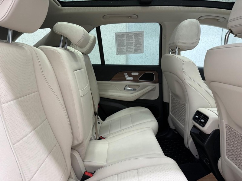 Mercedes-Benz GLE Vehicle Image 8