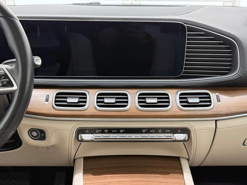 Mercedes-Benz GLE Vehicle Image 10