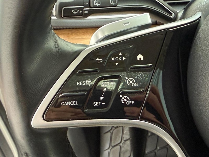 Mercedes-Benz GLE Vehicle Image 13