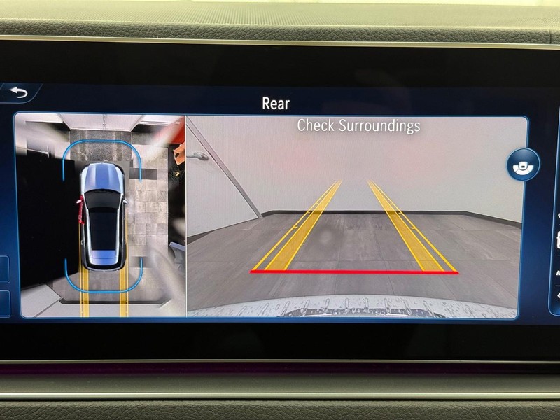 Mercedes-Benz GLE Vehicle Image 17