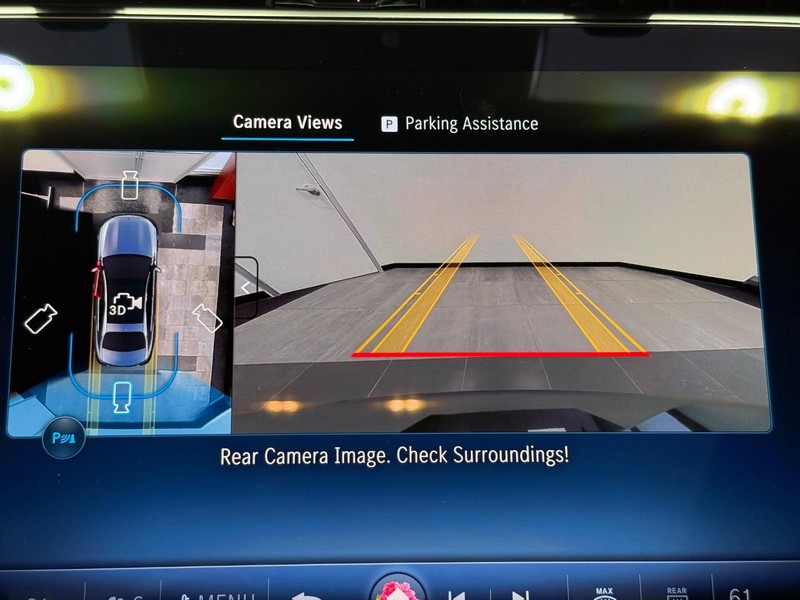 Mercedes-Benz E-Class Vehicle Image 15