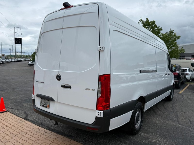 Mercedes-Benz Sprinter Cargo Van Vehicle Full-screen Gallery Image 03