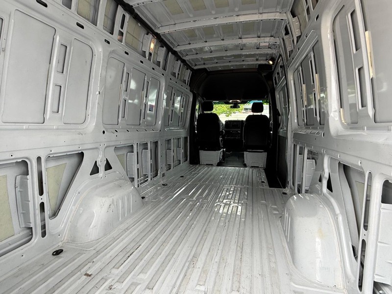 Mercedes-Benz Sprinter Cargo Van Vehicle Full-screen Gallery Image 05