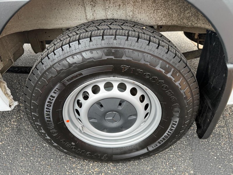 Mercedes-Benz Sprinter Cargo Van Vehicle Full-screen Gallery Image 07