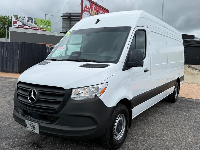 Mercedes-Benz Sprinter Cargo Van Vehicle Full-screen Gallery Image 08