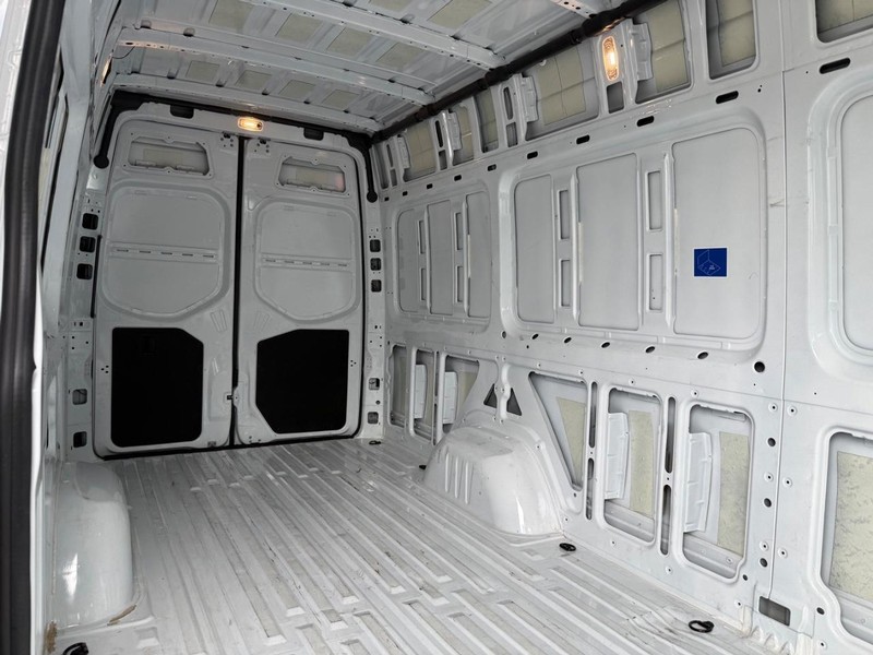 Mercedes-Benz Sprinter Cargo Van Vehicle Full-screen Gallery Image 10