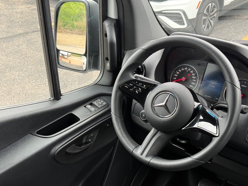 Mercedes-Benz Sprinter Cargo Van Vehicle Full-screen Gallery Image 13