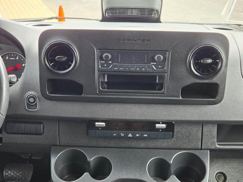 Mercedes-Benz Sprinter Cargo Van Vehicle Full-screen Gallery Image 10