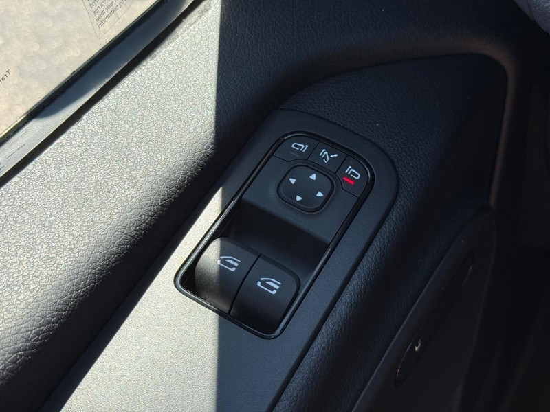 Mercedes-Benz Sprinter Cargo Van Vehicle Image 19