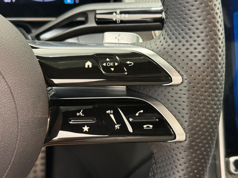 Mercedes-Benz GLC Vehicle Image 15