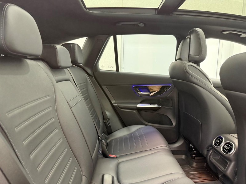 Mercedes-Benz GLC Vehicle Image 4