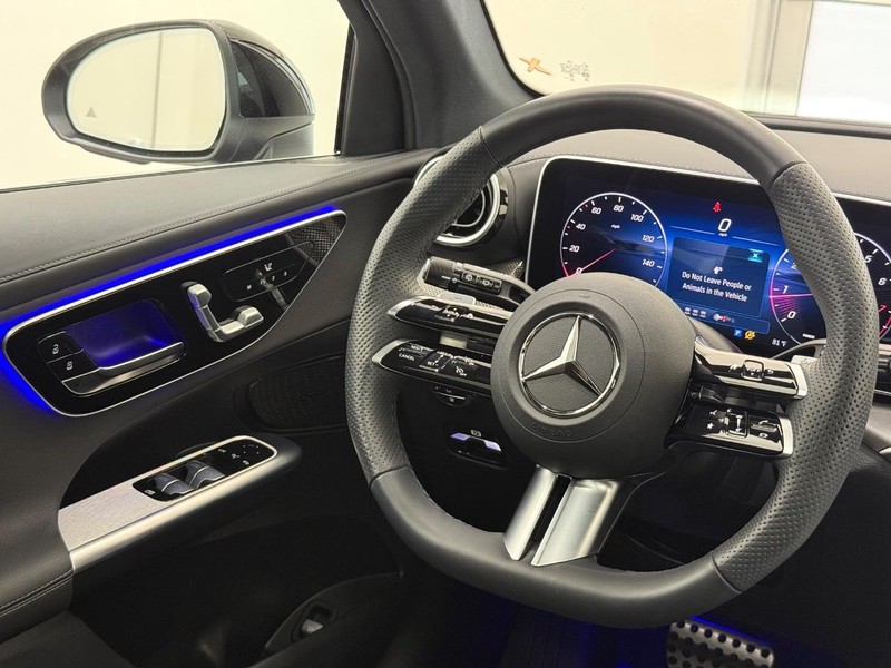 Mercedes-Benz GLC Vehicle Image 7