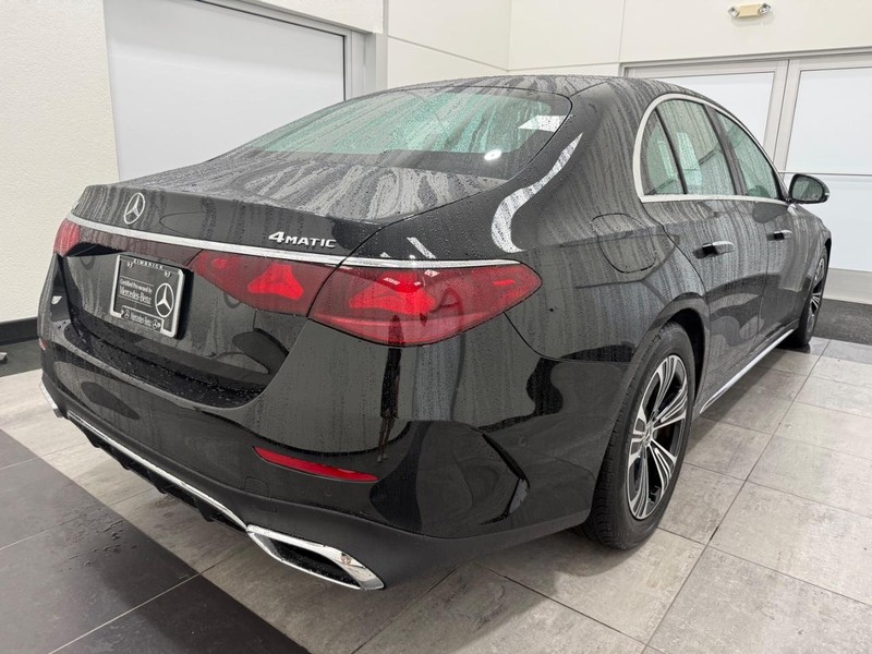 Mercedes-Benz E-Class Vehicle Image 2