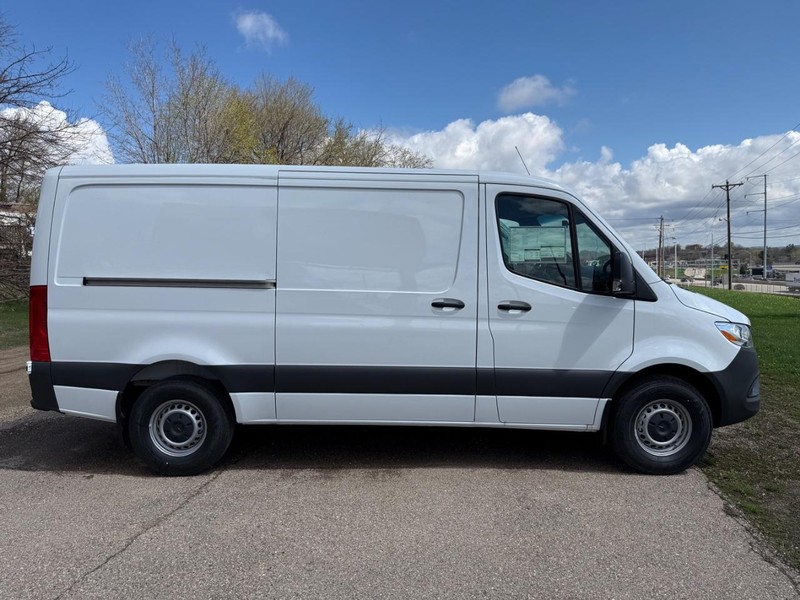 Mercedes-Benz Sprinter Van Vehicle Image 2