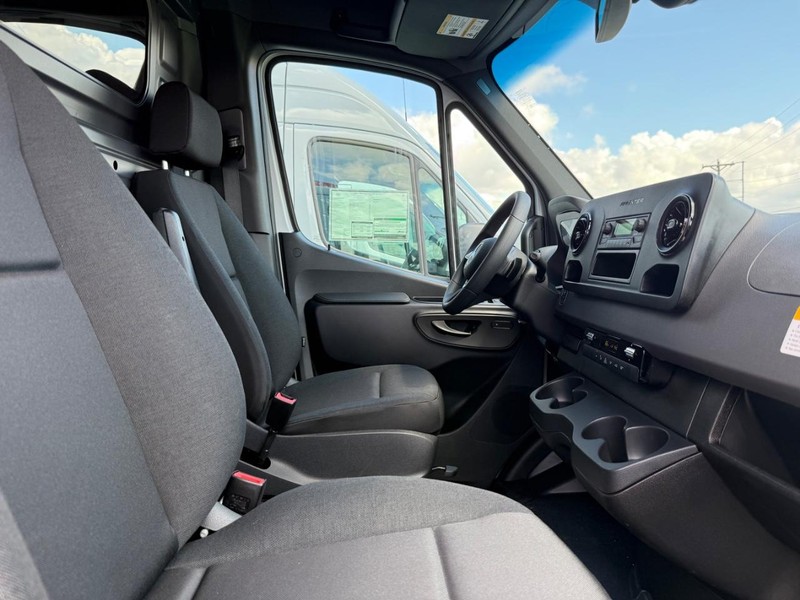 Mercedes-Benz Sprinter Van Vehicle Image 6
