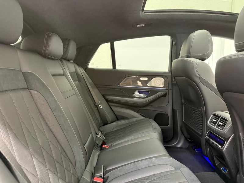 Mercedes-Benz GLE Vehicle Image 5