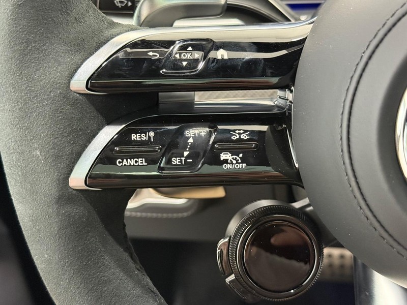 Mercedes-Benz GLE Vehicle Image 11