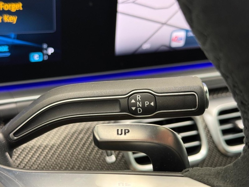 Mercedes-Benz GLE Vehicle Image 13