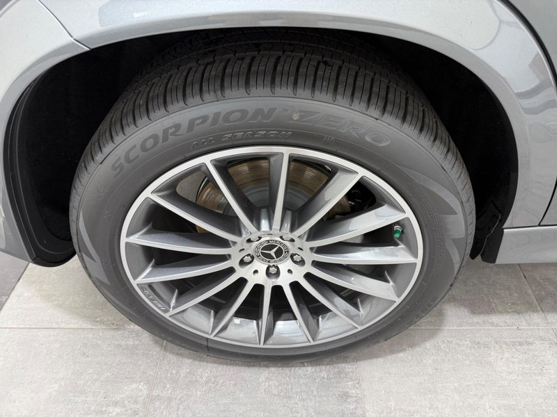 Mercedes-Benz GLE Vehicle Image 3