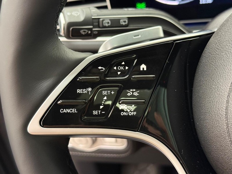Mercedes-Benz GLE Vehicle Image 11