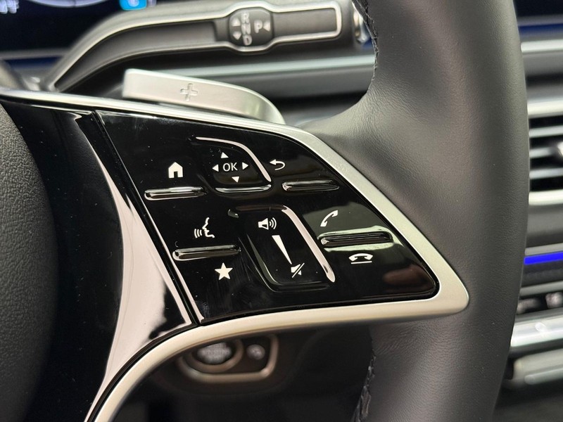 Mercedes-Benz GLE Vehicle Image 12