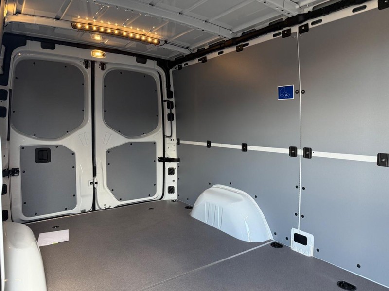 Mercedes-Benz Sprinter Van Vehicle Image 5