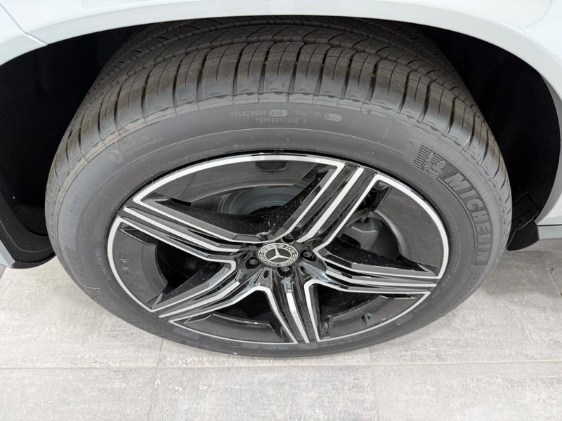 Mercedes-Benz GLE Vehicle Image 3
