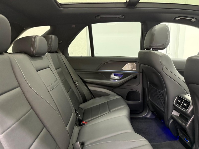 Mercedes-Benz GLE Vehicle Image 5