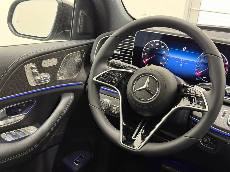 Mercedes-Benz GLE Vehicle Image 8