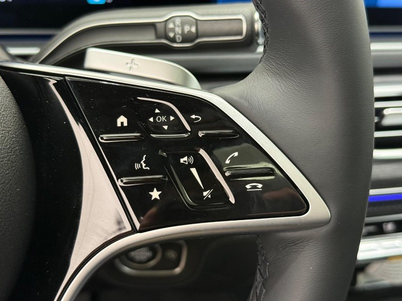 Mercedes-Benz GLE Vehicle Image 12