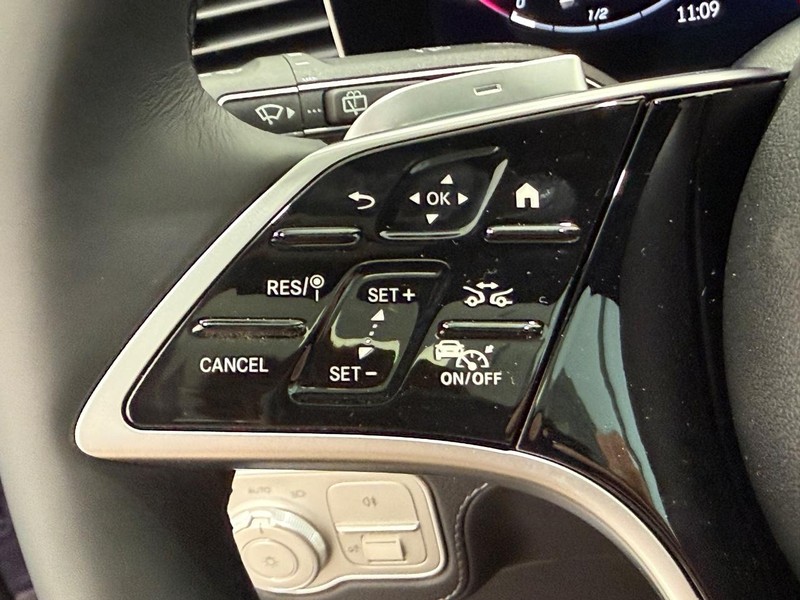 Mercedes-Benz GLE Vehicle Image 11