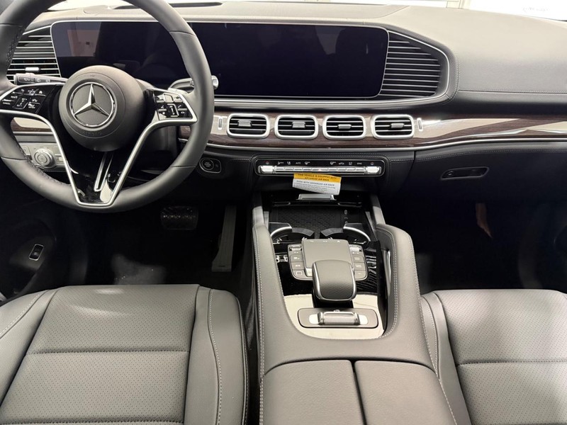 Mercedes-Benz GLE Vehicle Image 6