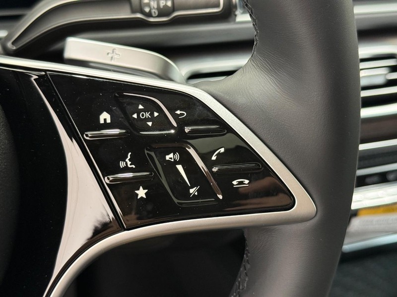 Mercedes-Benz GLE Vehicle Image 12