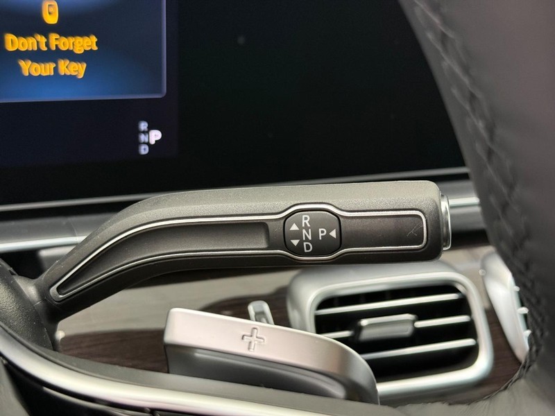 Mercedes-Benz GLE Vehicle Image 13