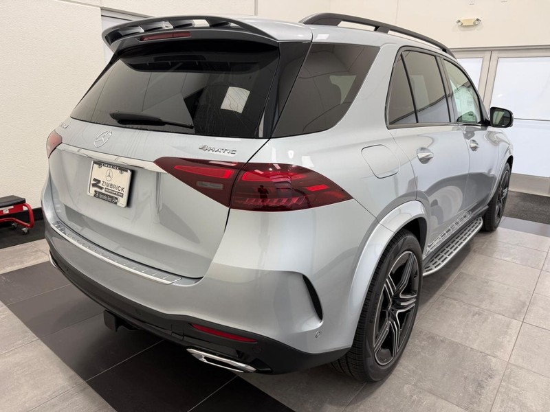 Mercedes-Benz GLE Vehicle Image 2