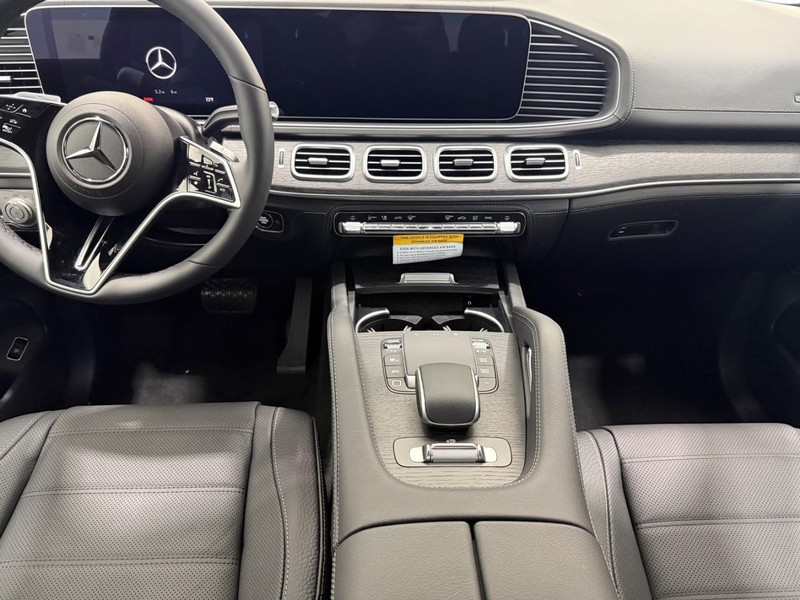 Mercedes-Benz GLE Vehicle Image 6