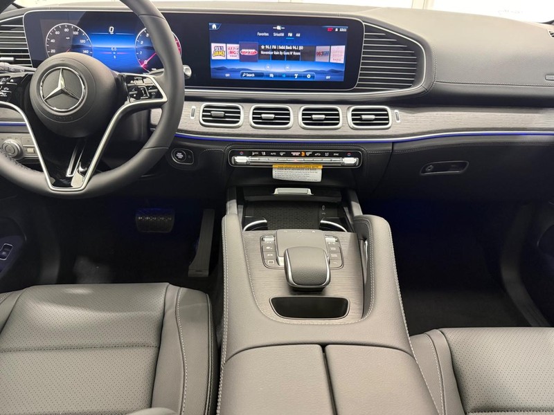 Mercedes-Benz GLE Vehicle Image 5