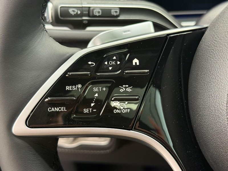 Mercedes-Benz GLE Vehicle Image 10