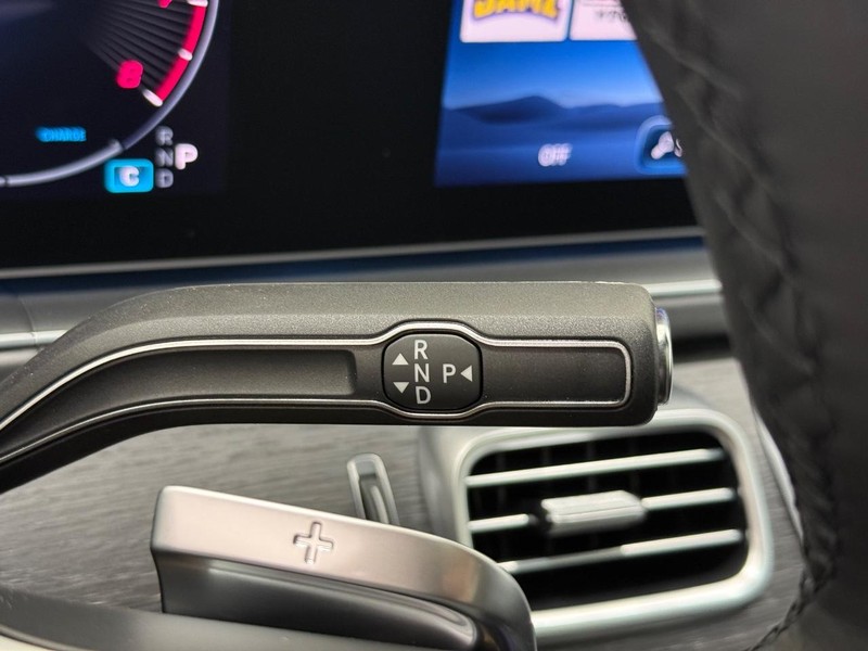 Mercedes-Benz GLE Vehicle Image 12