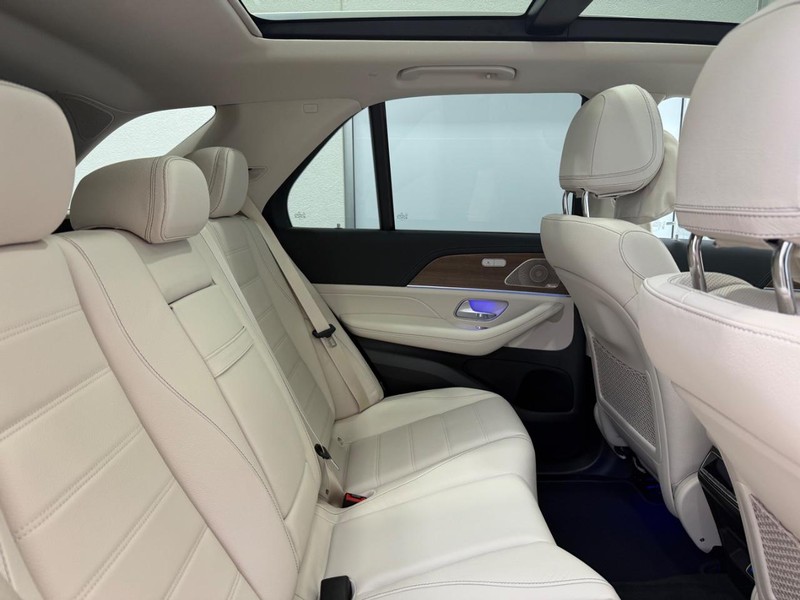 Mercedes-Benz GLE Vehicle Image 4