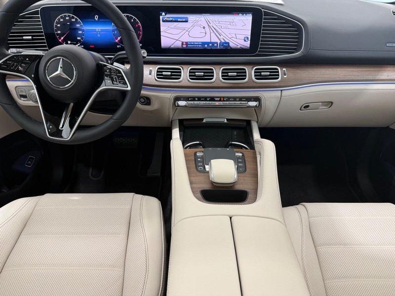 Mercedes-Benz GLE Vehicle Image 5