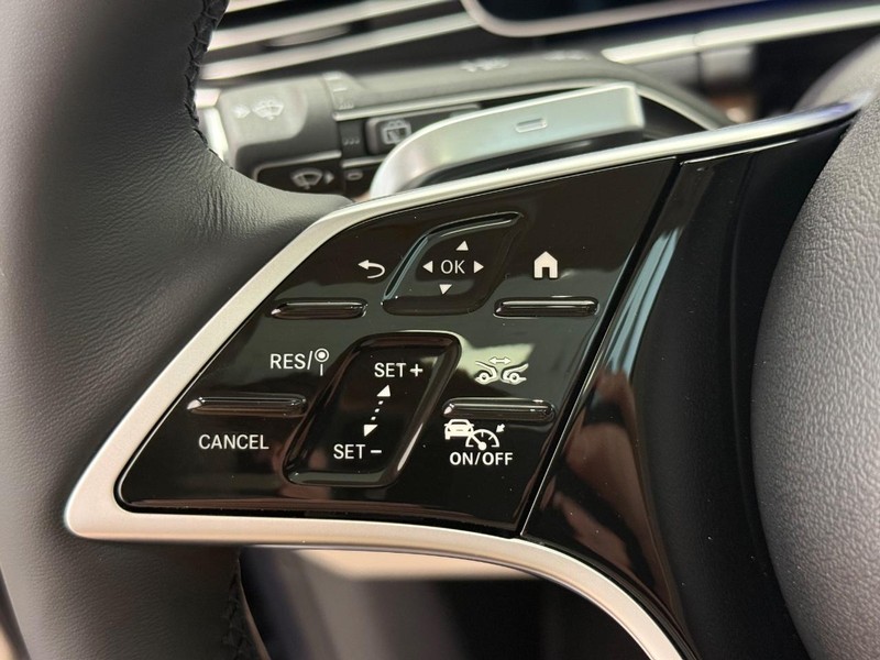 Mercedes-Benz GLE Vehicle Image 10