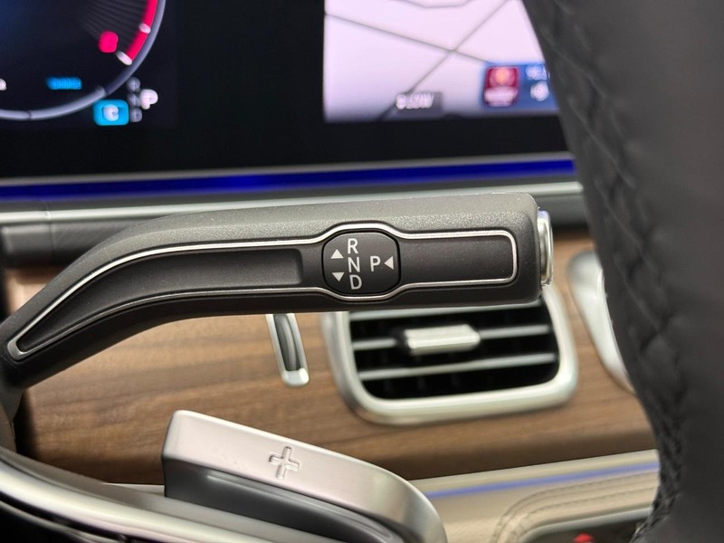 Mercedes-Benz GLE Vehicle Image 12