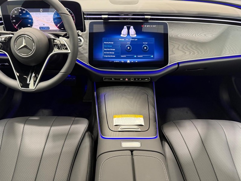 Mercedes-Benz E-Class Vehicle Image 5