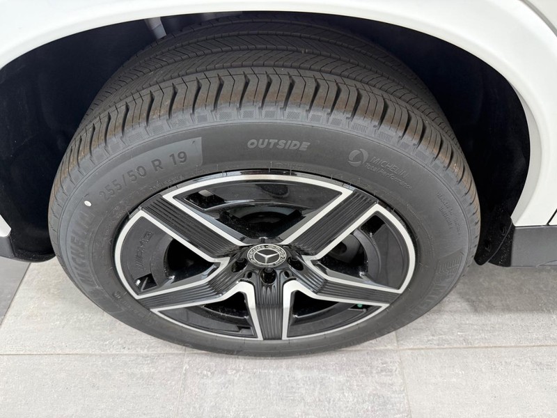 Mercedes-Benz GLC Vehicle Image 3