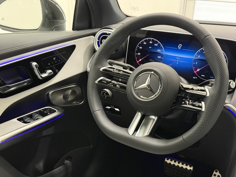 Mercedes-Benz GLC Vehicle Image 7