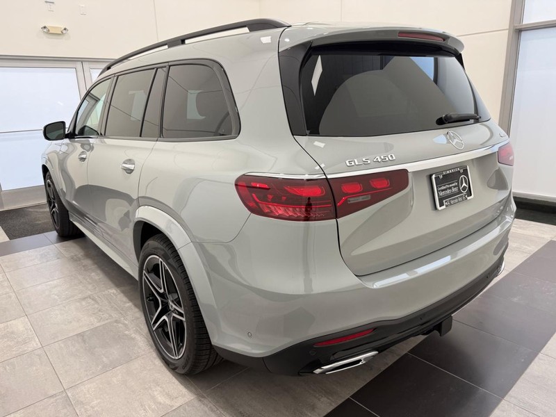 Mercedes-Benz GLS Vehicle Full-screen Gallery Image 04